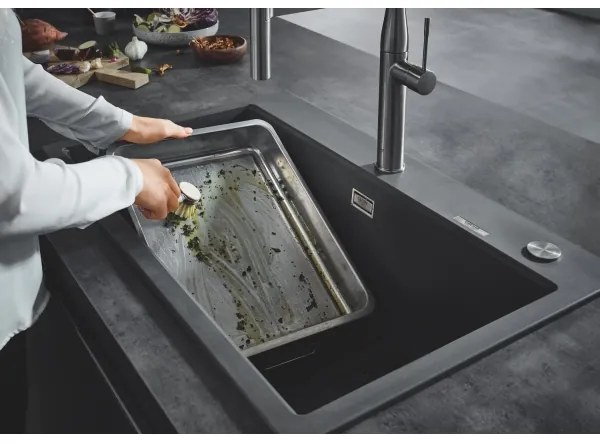 GROHE 31652AP0 - K700 kompozit mosogató 780 × 510 mm gránit/fekete
