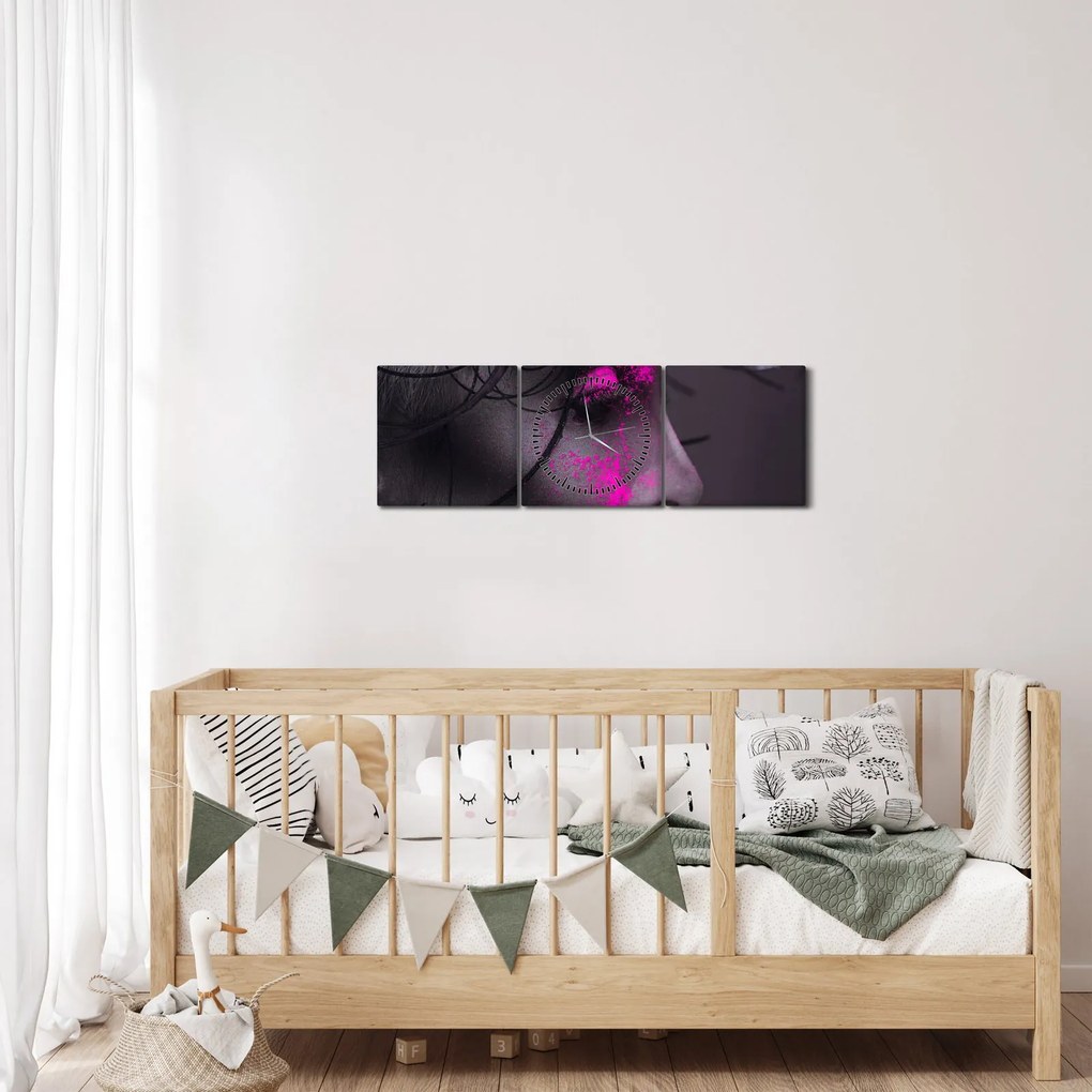 Egy nő képe (órával) (90x30 cm)