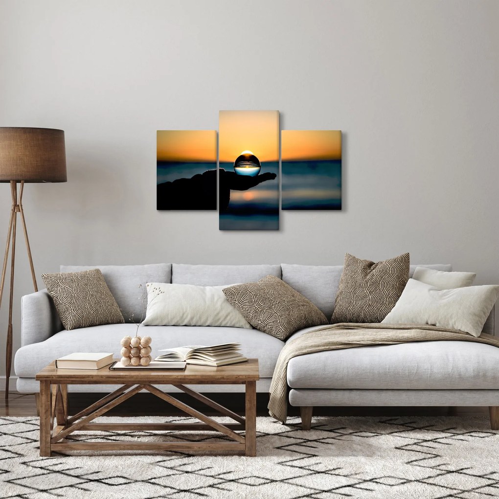 Üveggolyó a tenyérben (90x60 cm)