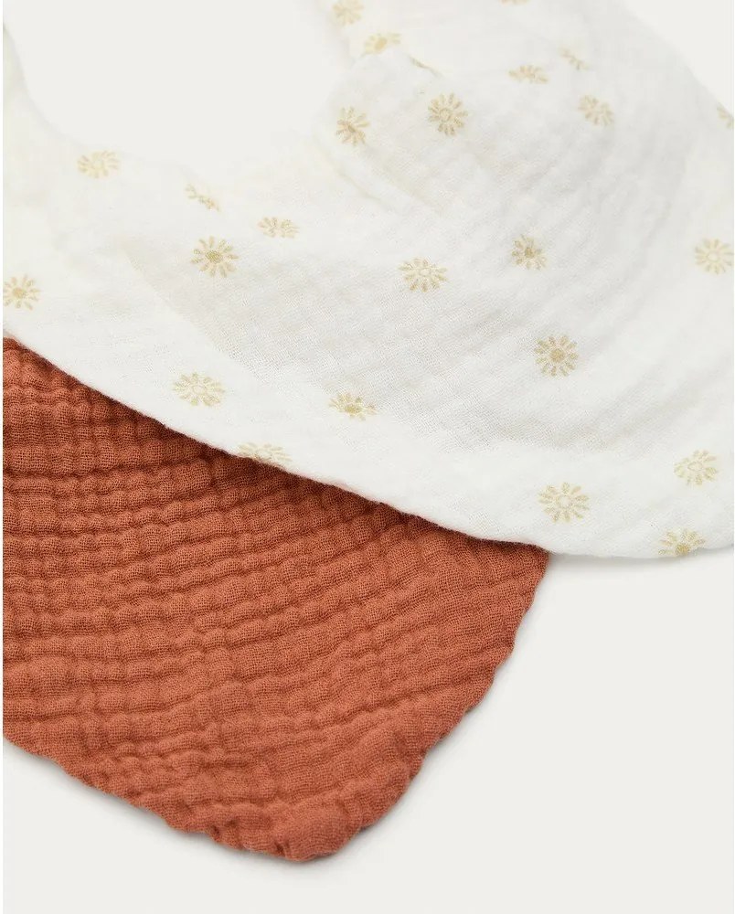 Krémszínű-terrakotta színű pamut nyálfogó készlet 2 db-os Olna – Kave Home