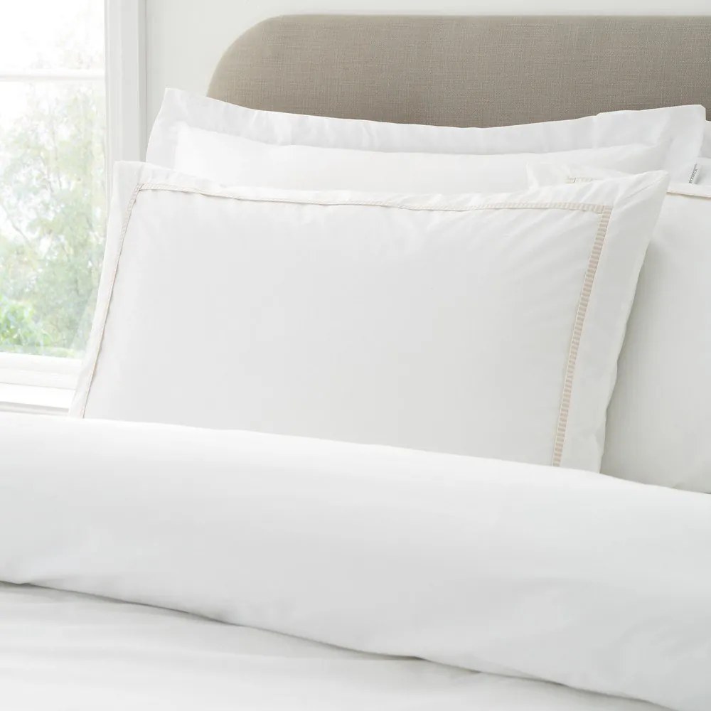 Fehér-bézs egyszemélyes pamut-perkál ágyneműhuzat 135x200 cm Contrast Trim – Bianca