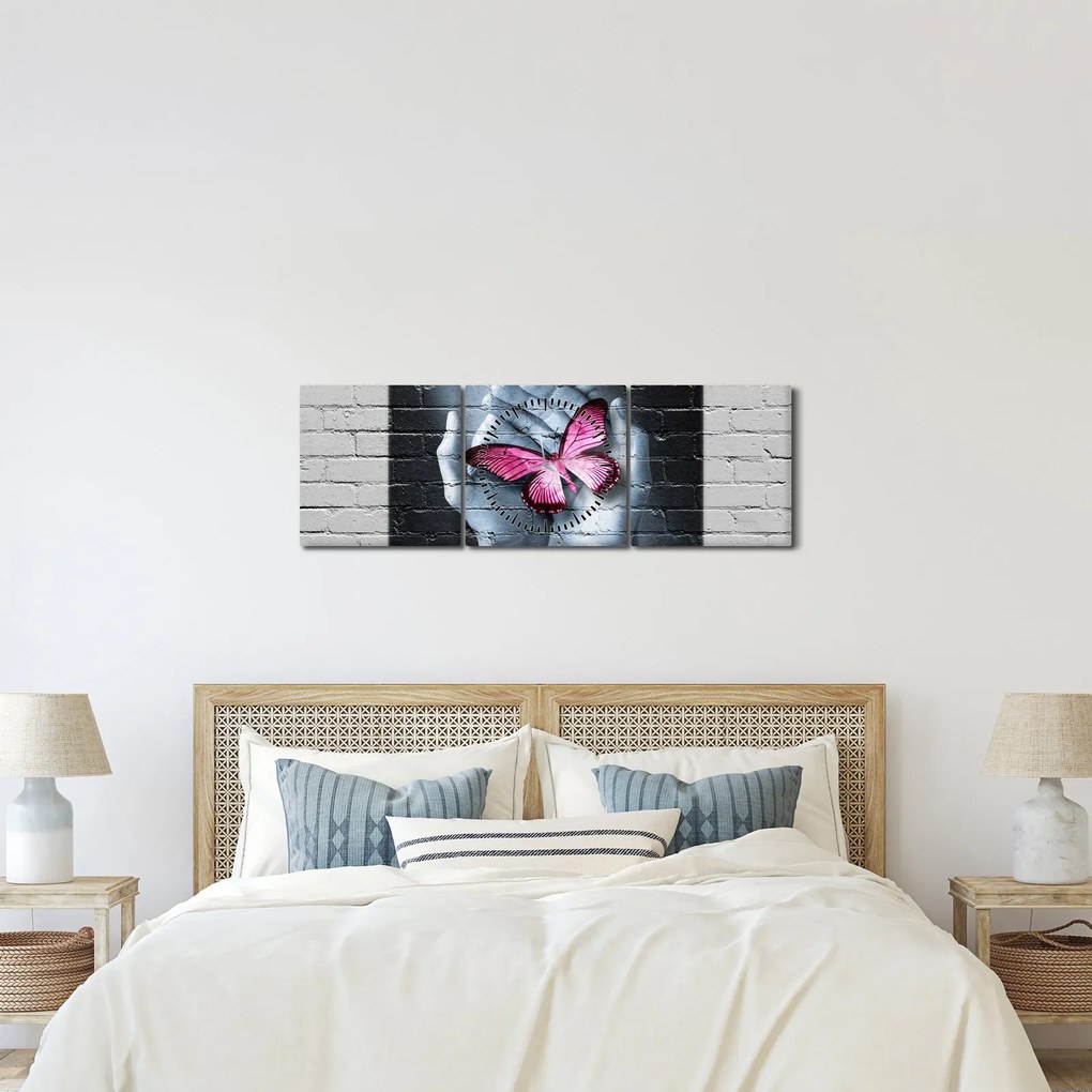 Kép - Rózsaszín pillangó a falon (órával) (90x30 cm)