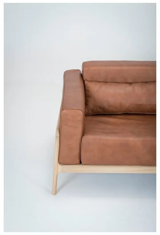 Fawn konyakbarna kanapé bivalybőrből, tömör tölgyfa szerkezettel, 180 cm - Gazzda