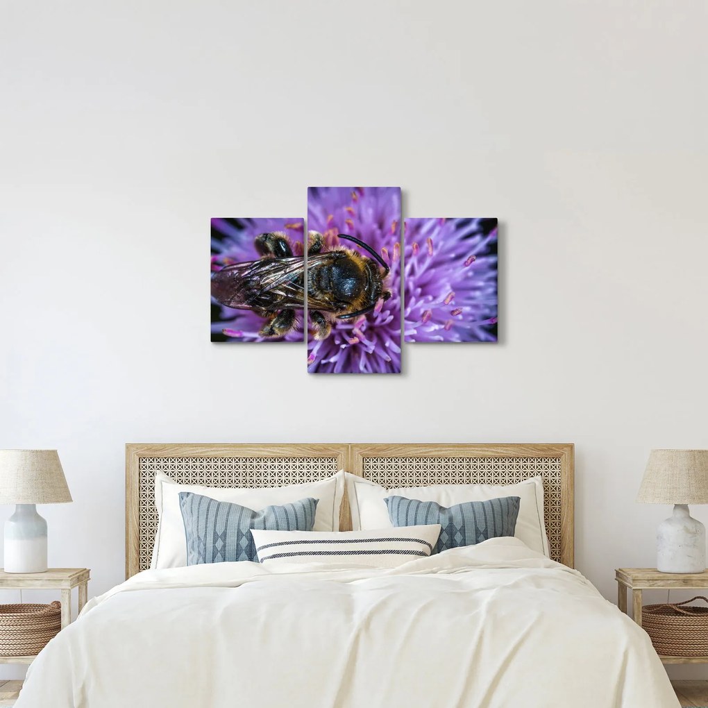 Méh a virágon képe (90x60 cm)