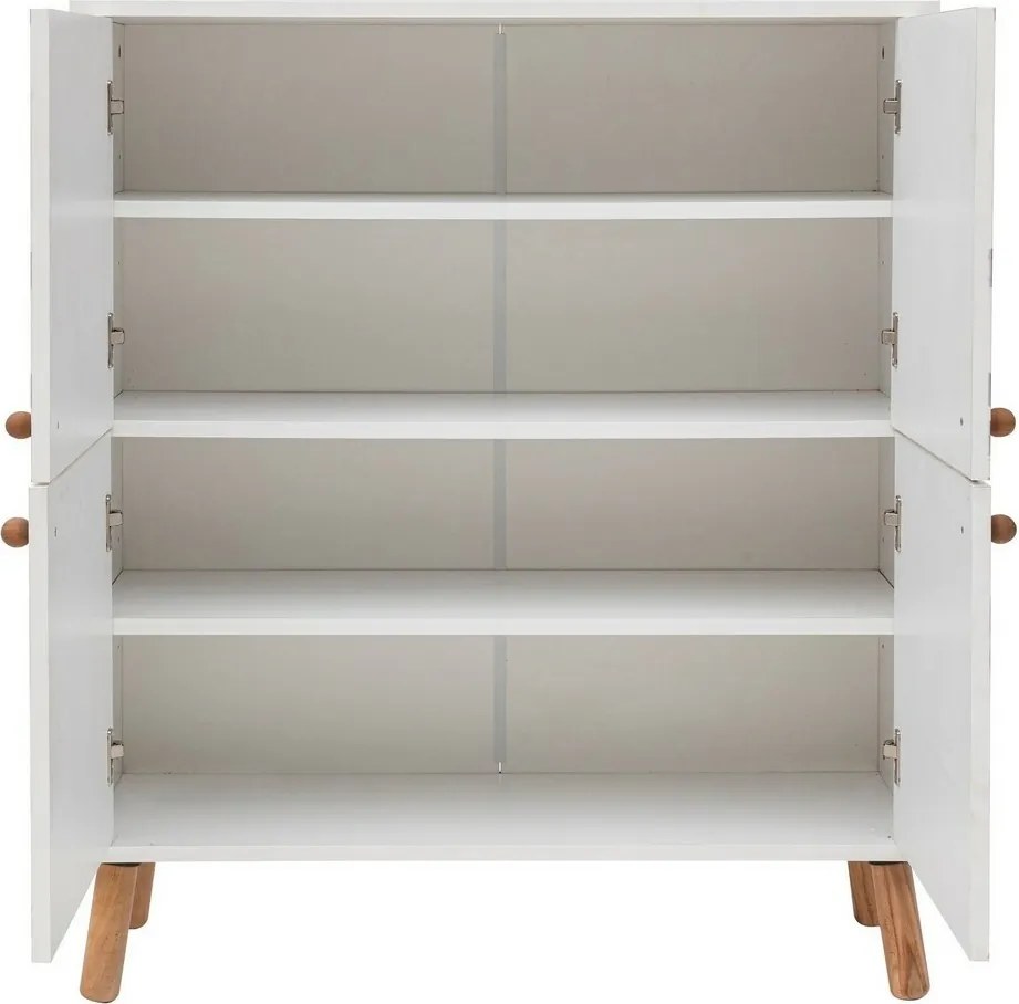 Daisy White and Lila szekrény