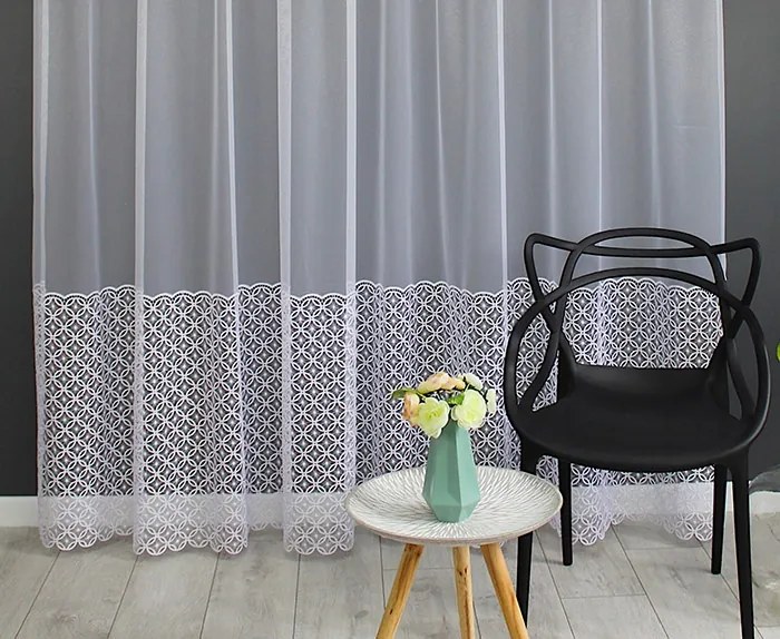 Függönyanyag 280cm kristályos csipkével, hímzett, fényes, glamour stílusú 0,5 méter