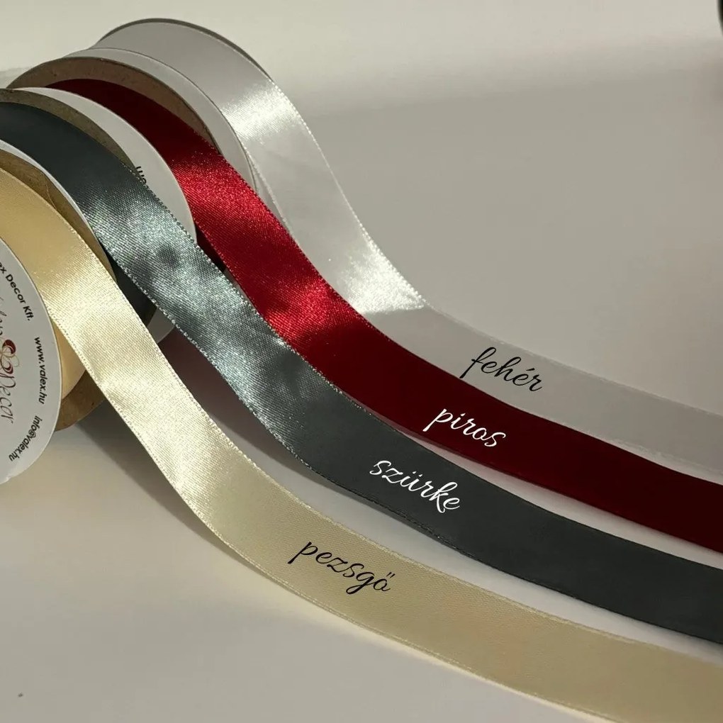 Gyöngyház piros üveggömb egyedi felirattal 8 cm