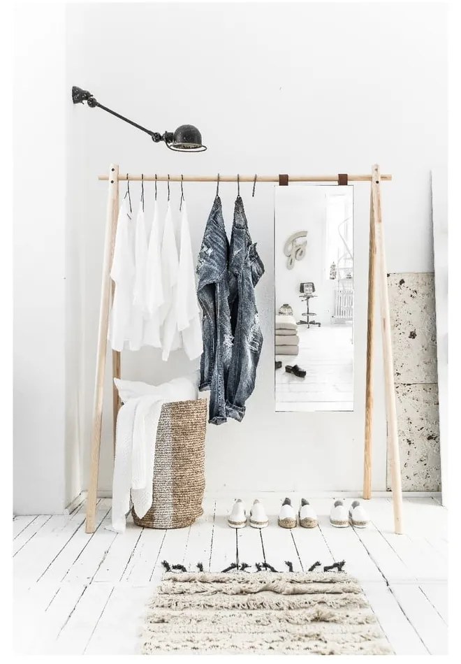 Hongi borovi fenyő ruhatartó állvány - Karup Design