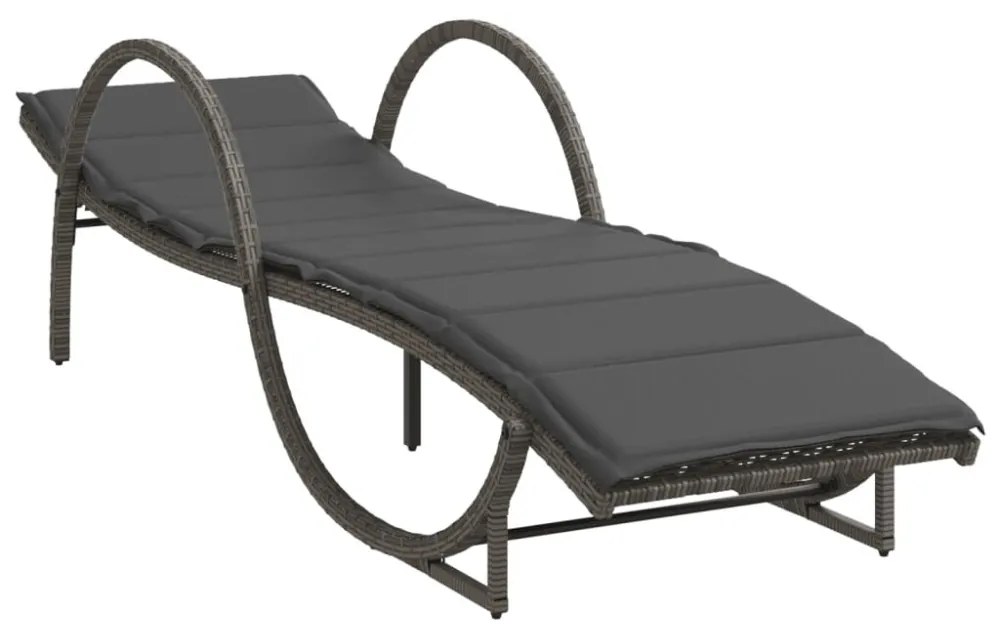 2 db szürke polyrattan napozóágy párnával