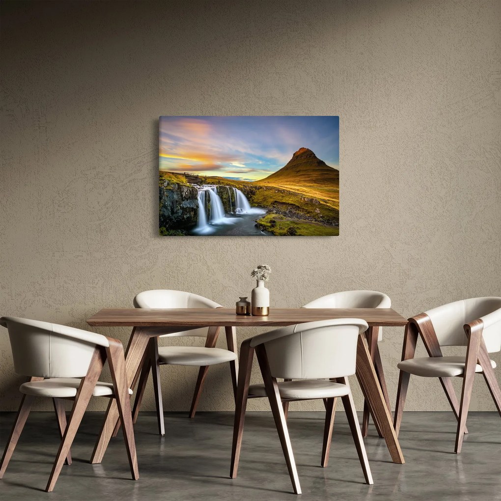 Kép a hegyekről és vízesésekről Izlandon (90x60 cm)