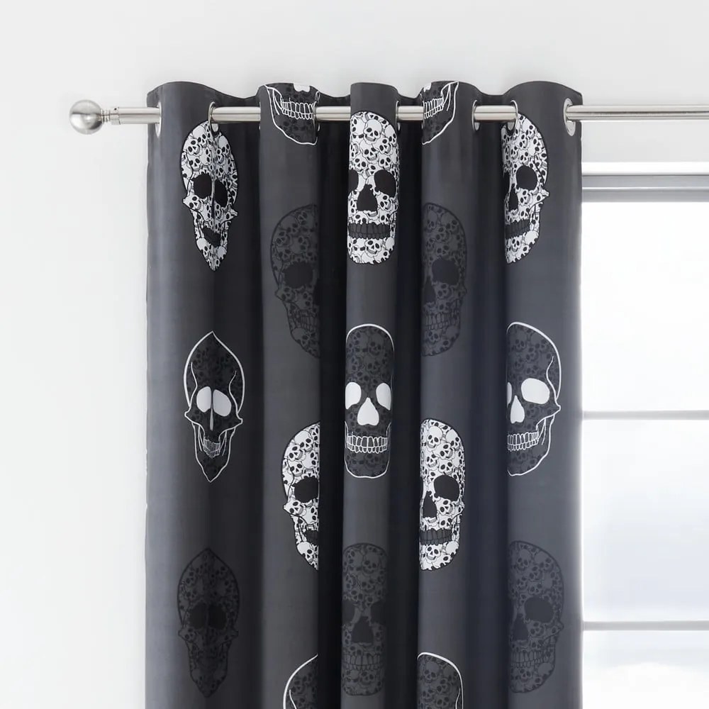 Sötétszürke gyerek függöny 2 db-os 168x183 cm Skulls – Catherine Lansfield