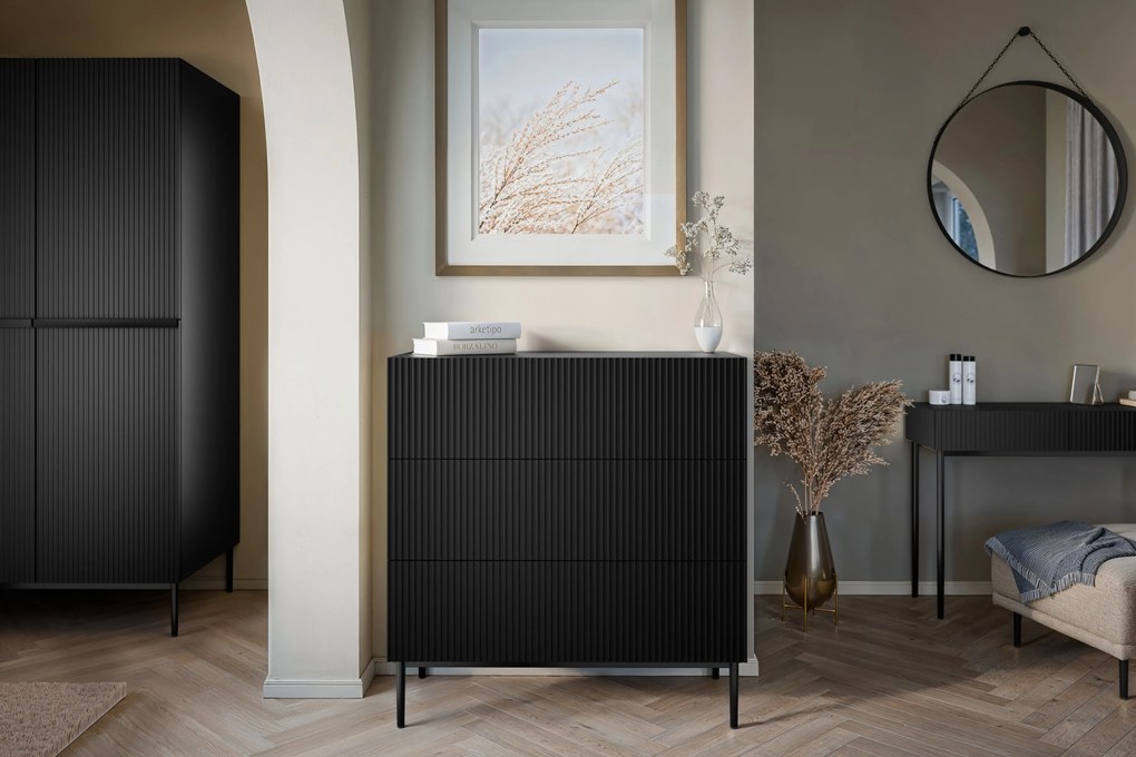 Nicole komód 100 cm, fiókos, bordázott előlap - matt fekete / fekete lábak