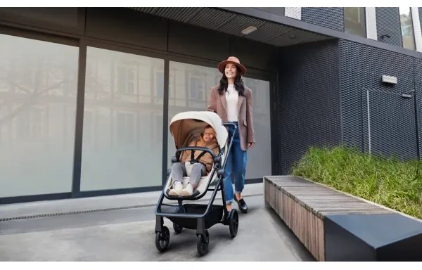 KINDERKRAFT - Kombinált babakocsi 4in1 NEWLY Klasszikus bézs + autósülés MINK PRO