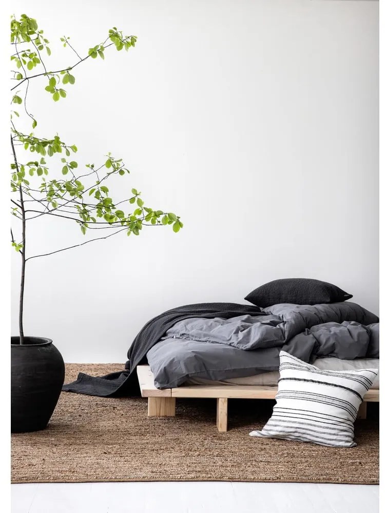 Natúr színű borovi fenyő egyszemélyes ágy ágyráccsal 90x200 cm Japan – Karup Design