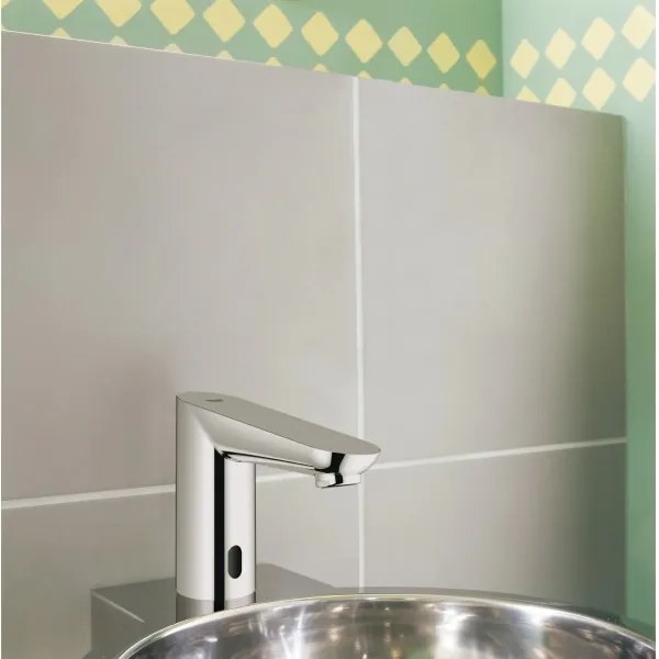 GROHE 36269000 - Elektronikus mosdócsaptelep EUROECO COSMOPOLITAN E 107 mm króm