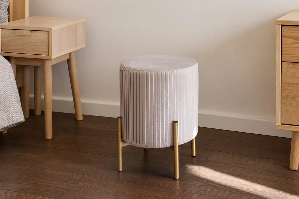 Négyzetes puff fa lábakkal 26 x 26 x 34 cm