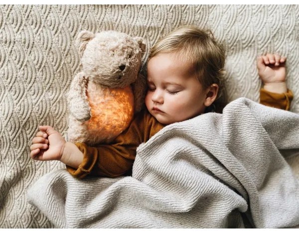 Moonie - Snuggle buddy dallammal és világítással medvebocs 2.0 organic szürke