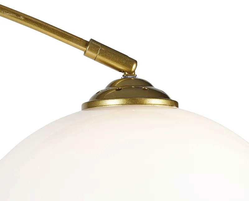 Modern íves lámpa sárgarézzel és fehér árnyékolóval - Arc Basic