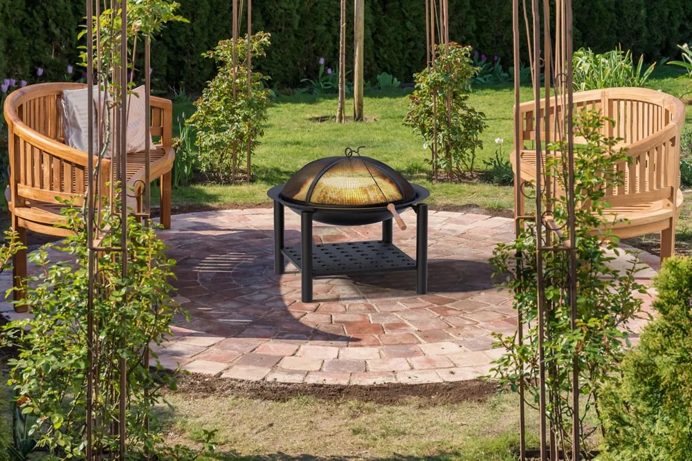 FIRE tűzrakóhely fatárolóval, Ø55cm, fekete Gardebruk