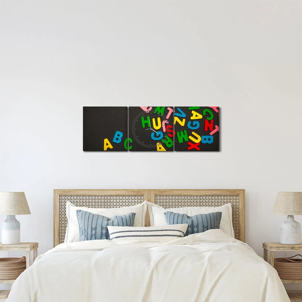 Kép - színes betűk (órával) (90x30 cm)