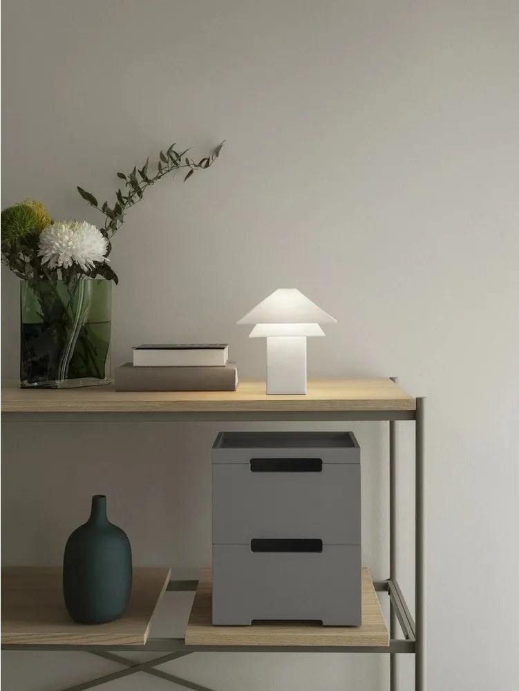 Fehér LED dimmelhető asztali lámpa fém búrával (magasság 33,5 cm) Sanaka – Blomus