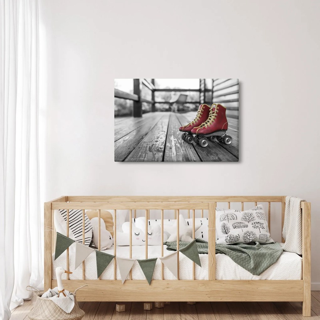 Egy piros régi görgős cipő képe (90x60 cm)