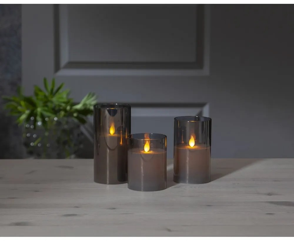 M-Twinkle szürke LED viaszgyertya üvegben, magasság 15 cm - Star Trading