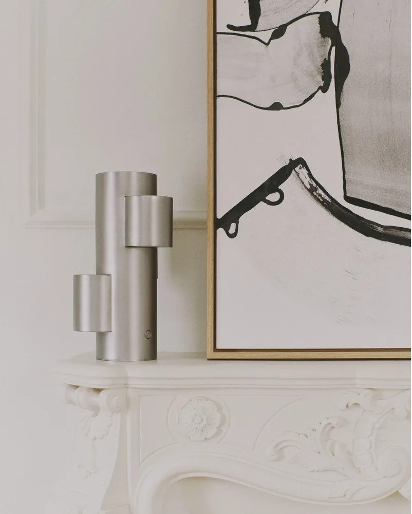 Ezüstszínű fém LED dimmelhető asztali lámpa (magasság 26,5 cm) Adrina – Kave Home