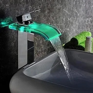 Mosdócsaptelep EYN woo-986 LED-világítással, vízesés kifolyóval, több színű kivitelben — Lapos