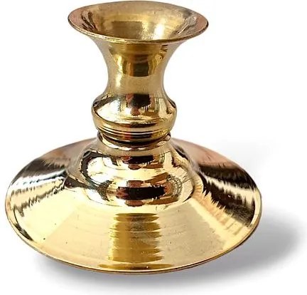 Sárgaréz gyertyatartó vékony gyertyákhoz 0,6cm