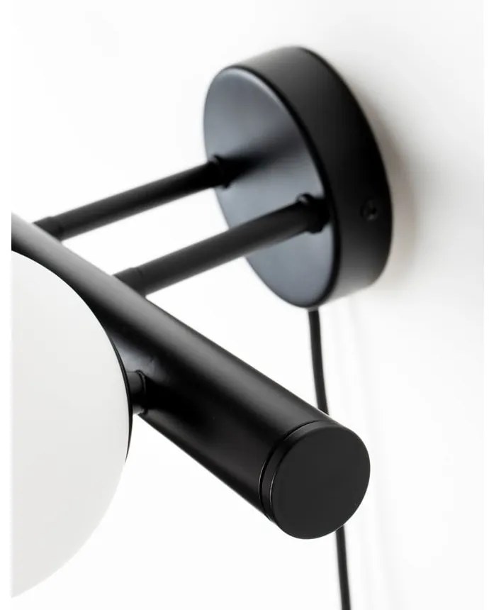 Fekete-fehér fali lámpa Monica – White Label