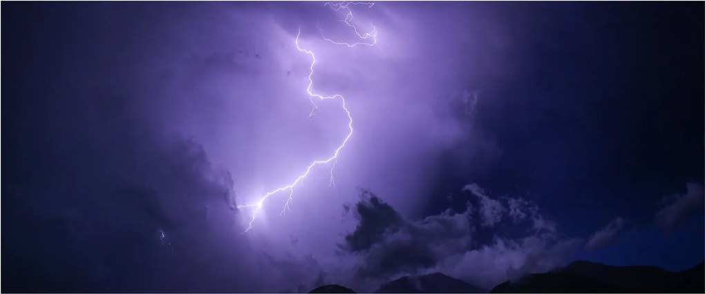 Kép - lila égbolt és villám (120x50 cm)