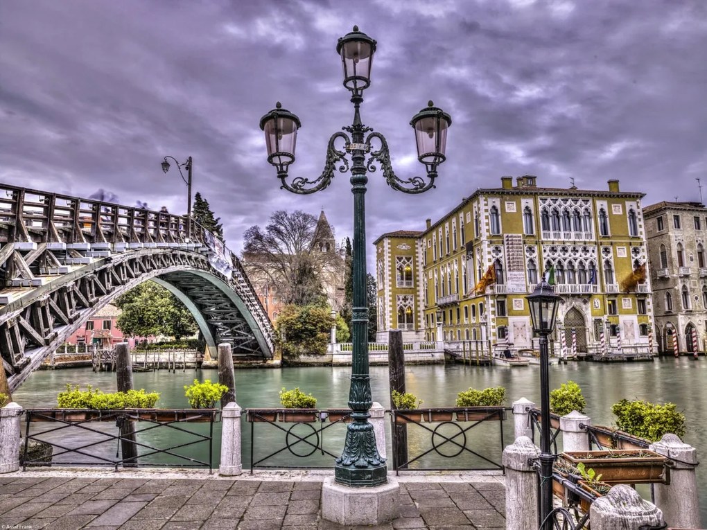 Poszter 40x30cm Lámpa a hídnál Accademia, Assaf Frank