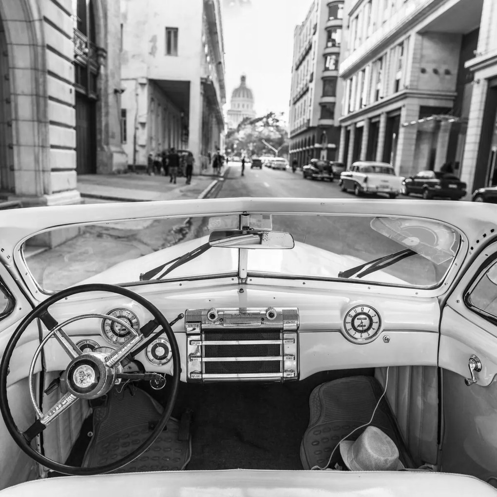 Poszter 60x60cm Antik autó a Havanna utcában 3, Assaf Frank