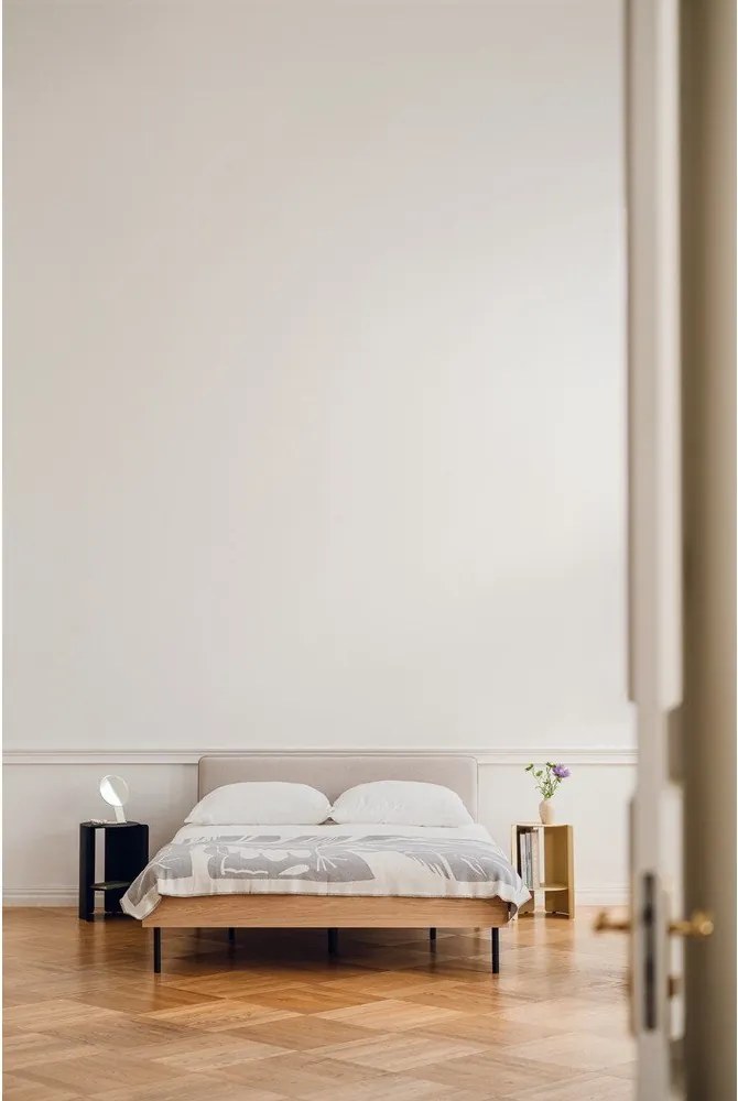 Natúr színű kárpitozott-forgácslemez franciaágy ágyráccsal 200x200 cm tölgyfa dekorral Streiko – noo.ma