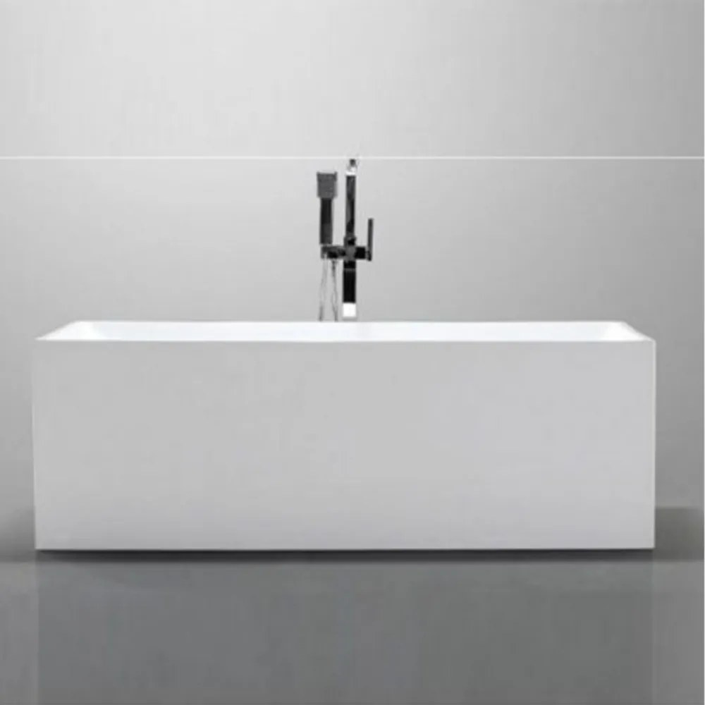 Flavia térben álló egyenes kád