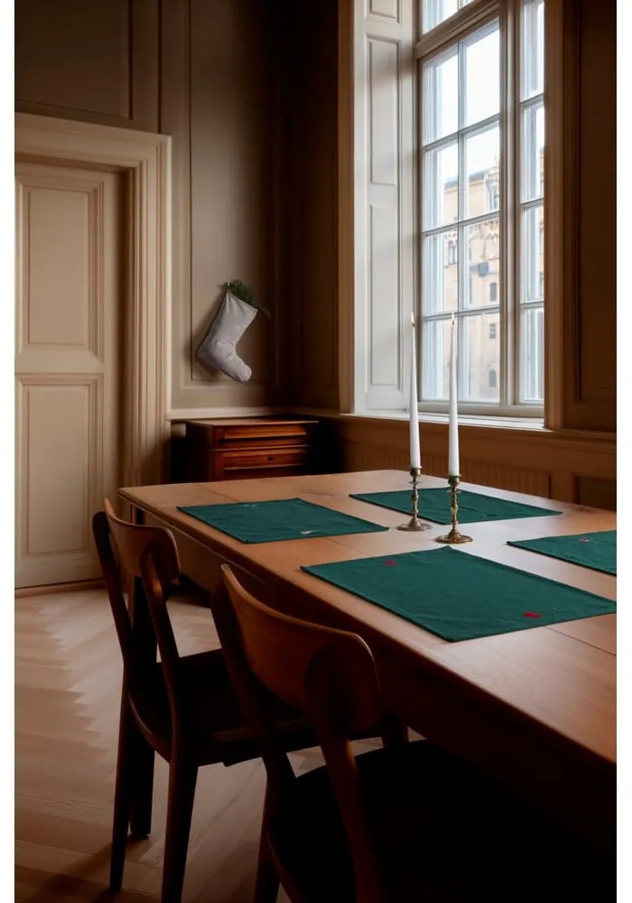 Pamutkeverék tányéralátét karácsonyi mintával 30x43 cm Christmas Fable – JUNA