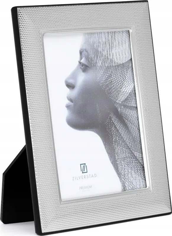 Klasszikus képkeret ezüstözött fa hátlap díszítéssel 10x15 cm