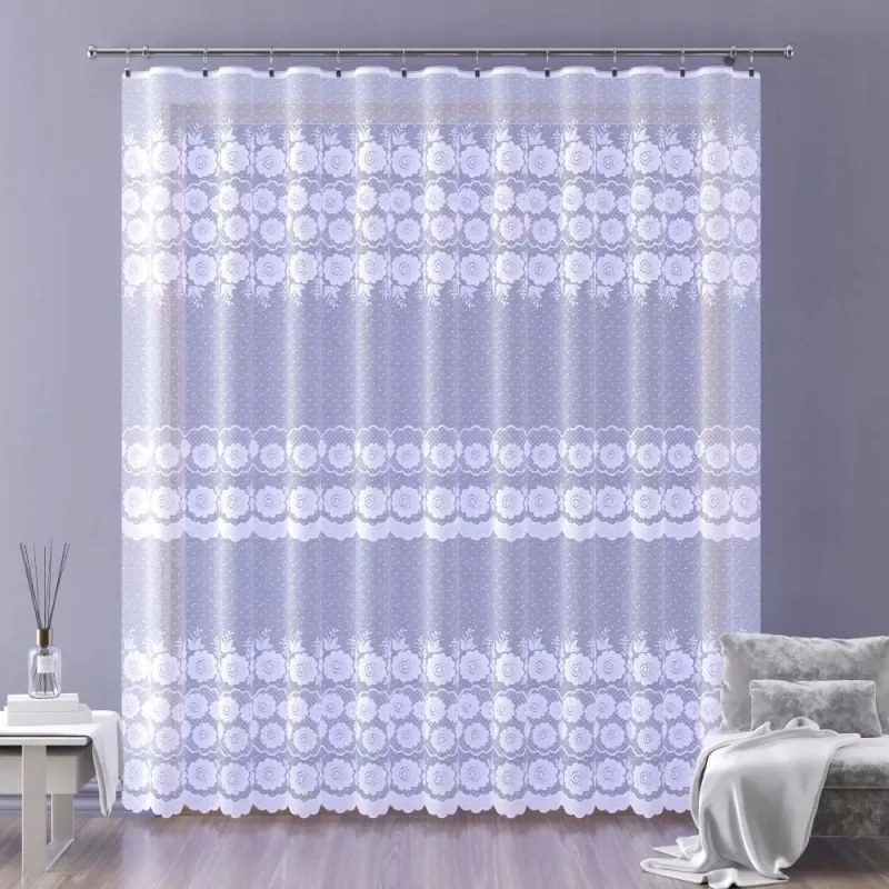 Gyönyörű fehér jacquard függöny virágokkal 120 cm Betilia A137