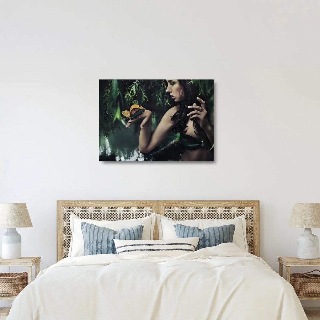Egy bájos nő képe pillangóval (üvegen) (70x50 cm)