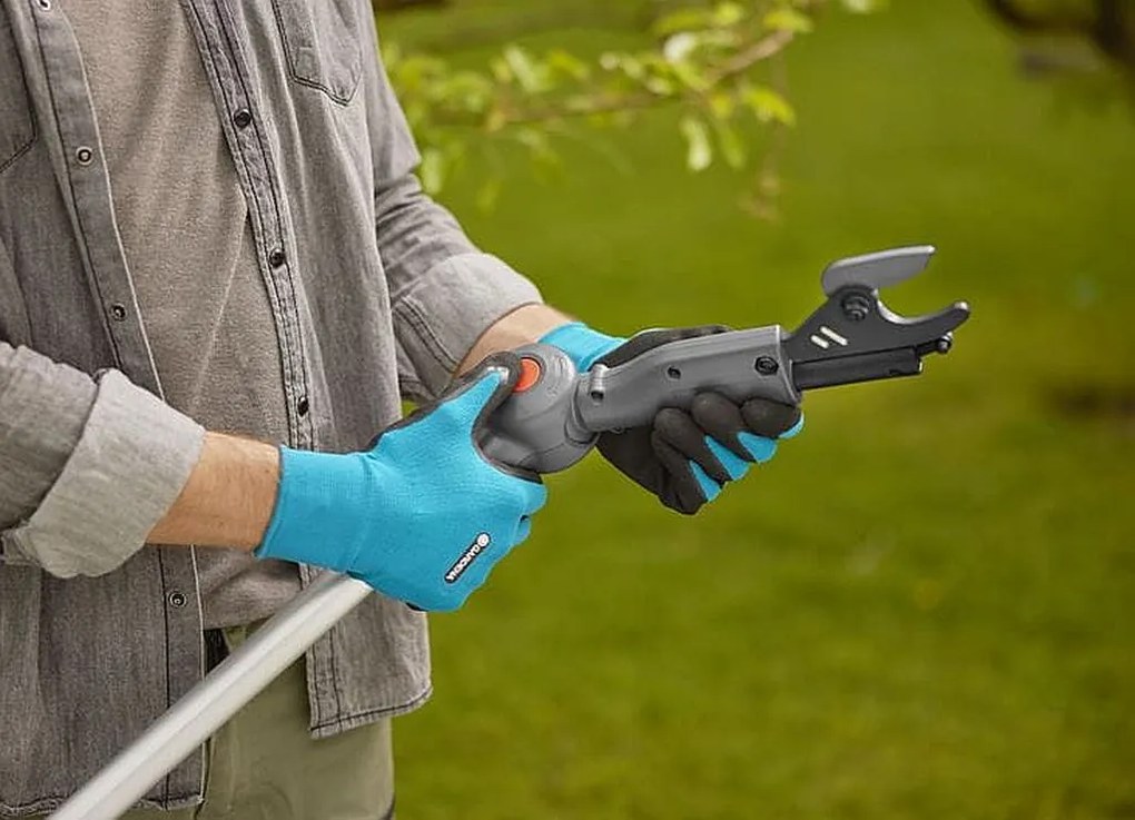 GARDENA HighCut 360/18V P4A akkus, teleszkópos ágvágó olló (akku nélkül) 14776-55