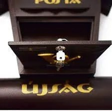 Utcai Postaláda Újságtartóval alap és emelt minőség
