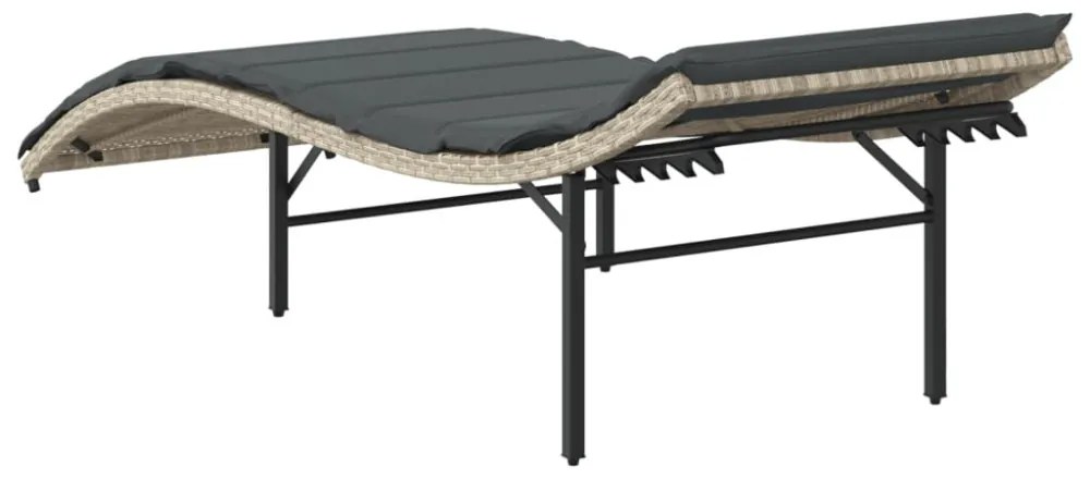 világosszürke polyrattan napozóágy párnával 55x199x50 cm