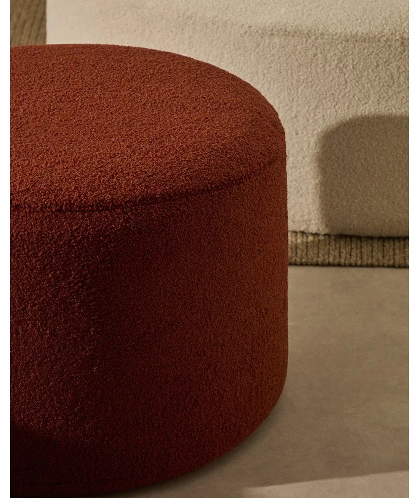 Terrakotta színű buklé puff Kaeli – Kave Home