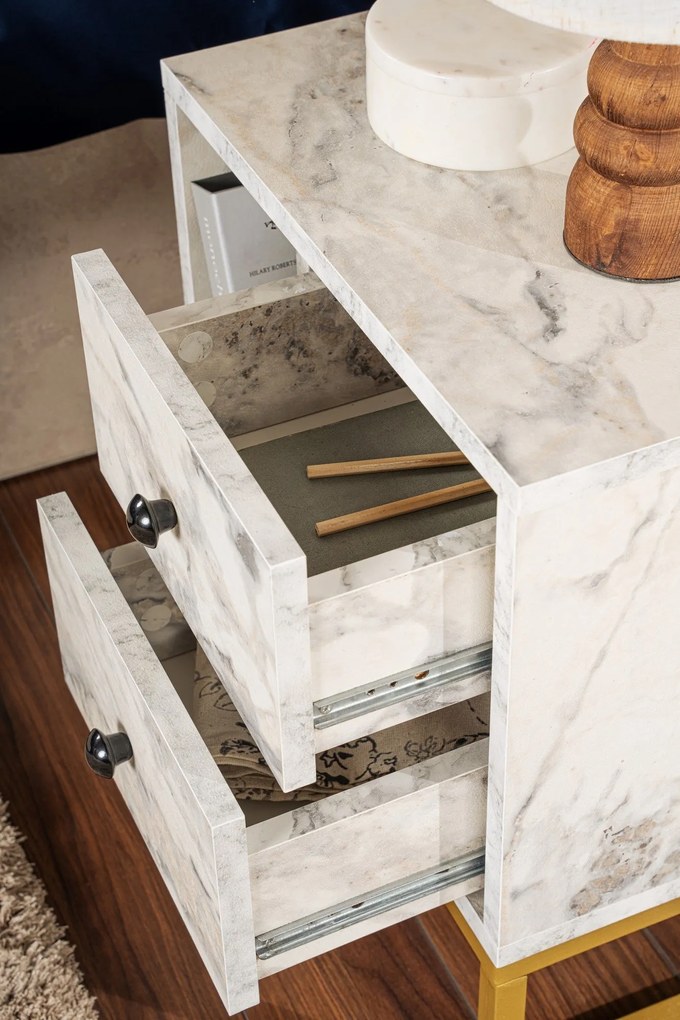 Éjjeliszekrény Glimmer - Fressia Marble, Arany