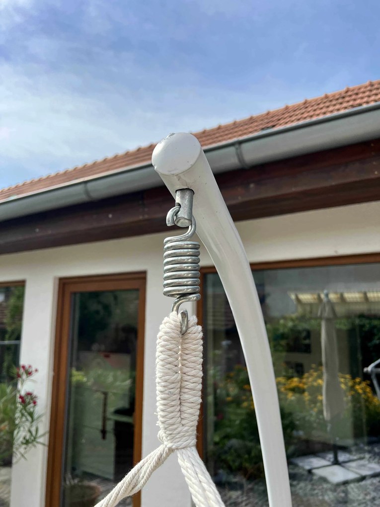 PALAK bézs függőszék fekete állvánnyal