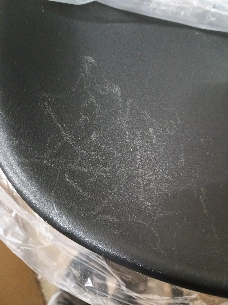 AKCIÓ Fekete BALI MARK szék fekete lábakkal II. osztály