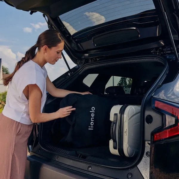 Lionelo - JULIE ONE sport babakocsi, fekete