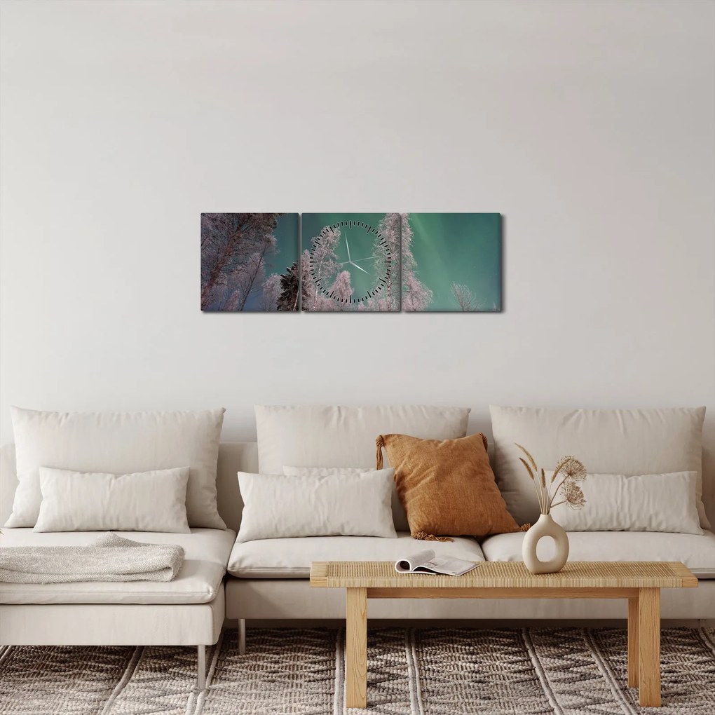 Az aurora borealis képe fagyos fák felett (órával) (90x30 cm)