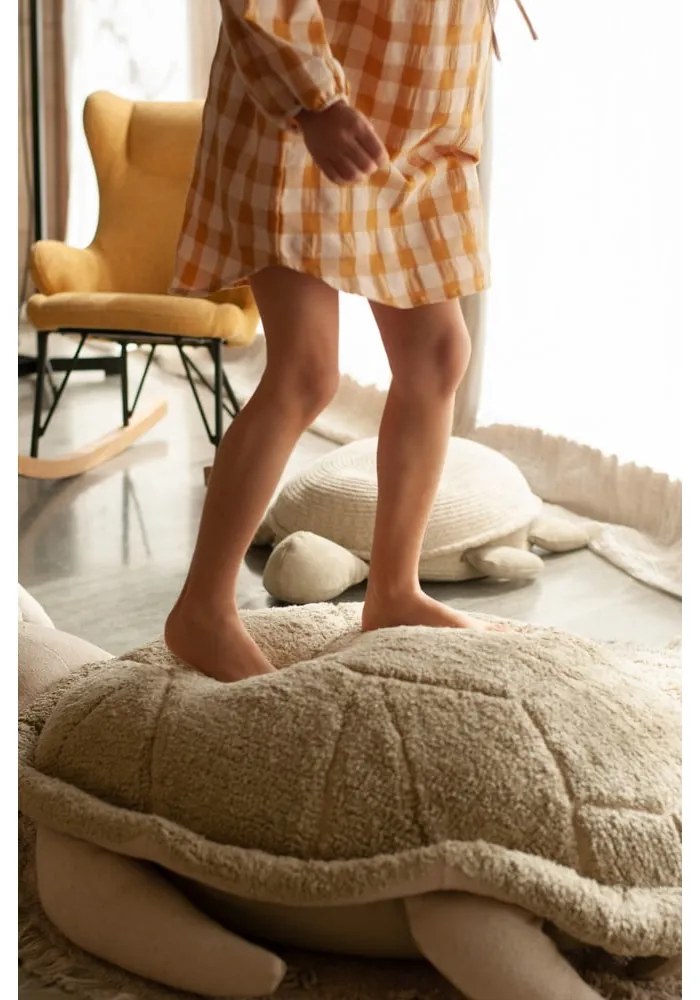 Zöld-krémszínű gyerek babzsákfotel Mrs. Turtle – Lorena Canals